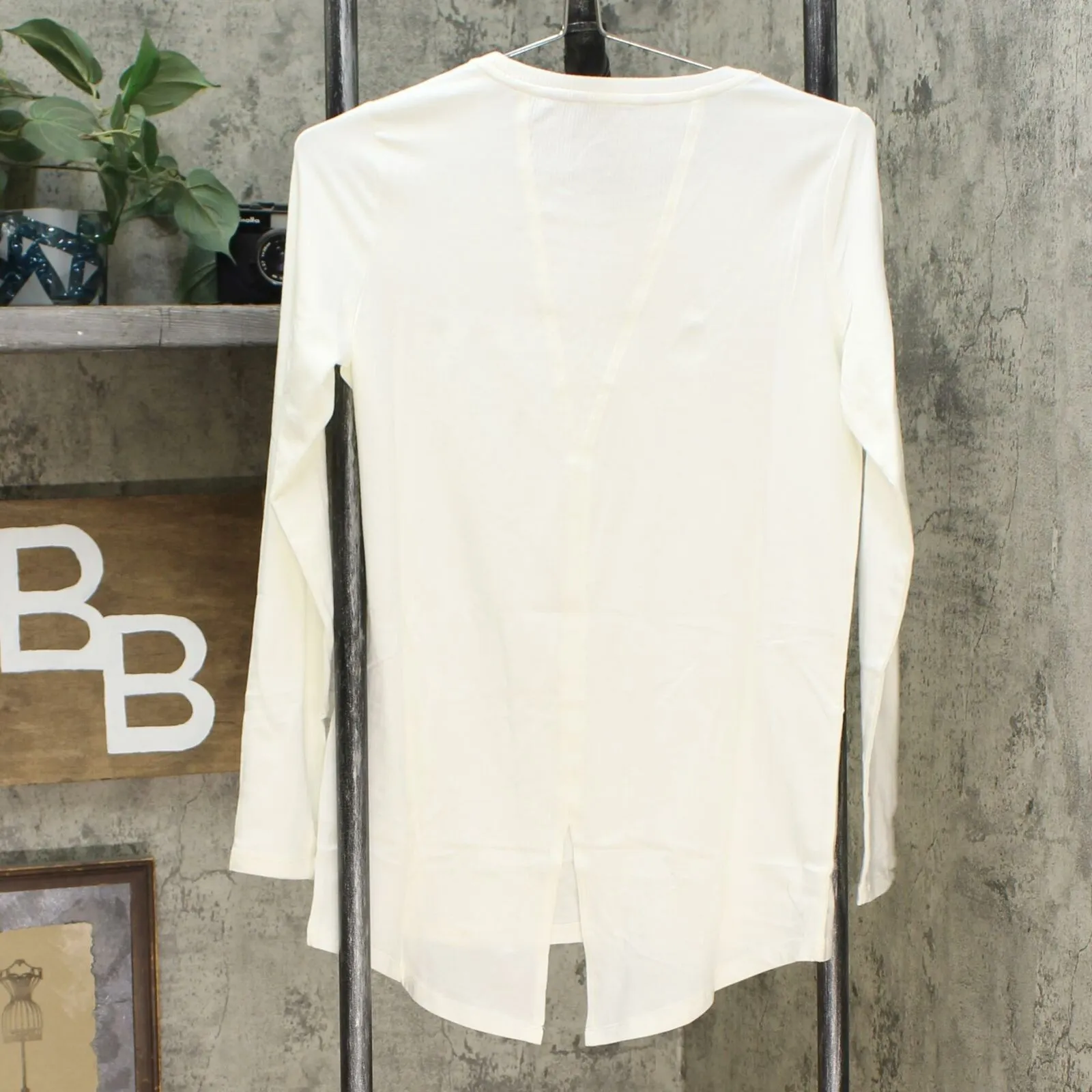AnyBody Women's Split Back Long Sleeve Cozy Knit Top