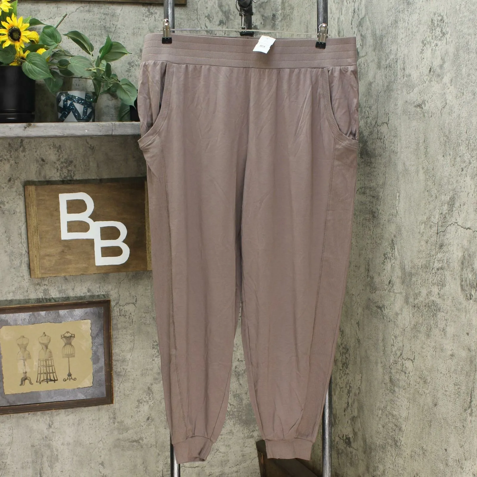 AnyBody Women's Tall Side Ribbed Cozy Knit Jogger Pants