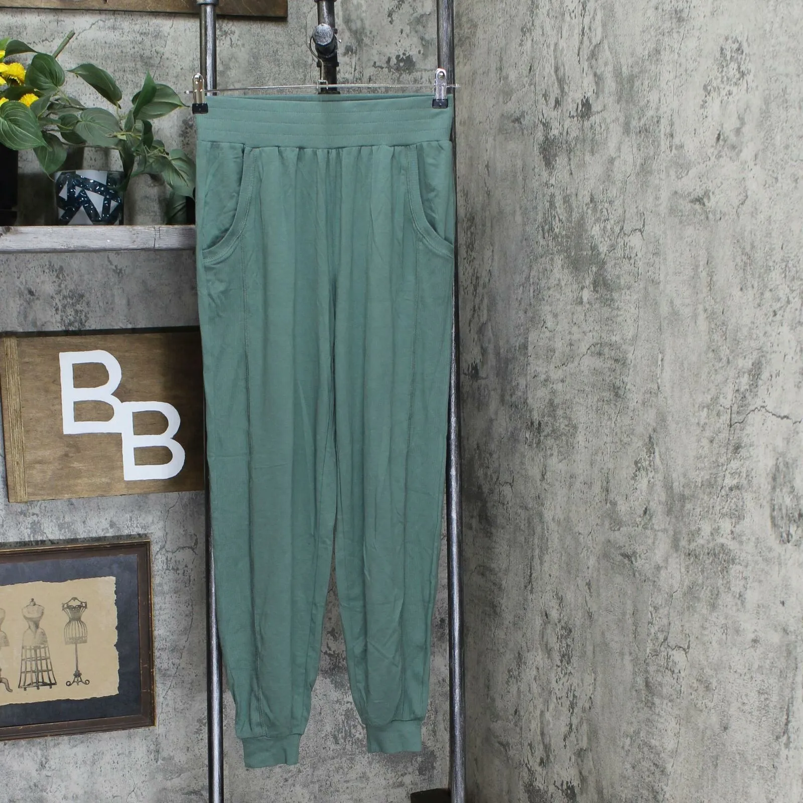 AnyBody Women's Tall Side Ribbed Cozy Knit Jogger Pants
