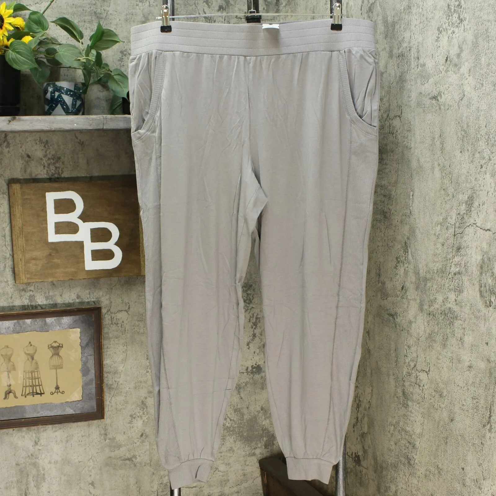 AnyBody Women's Tall Side Ribbed Cozy Knit Jogger Pants