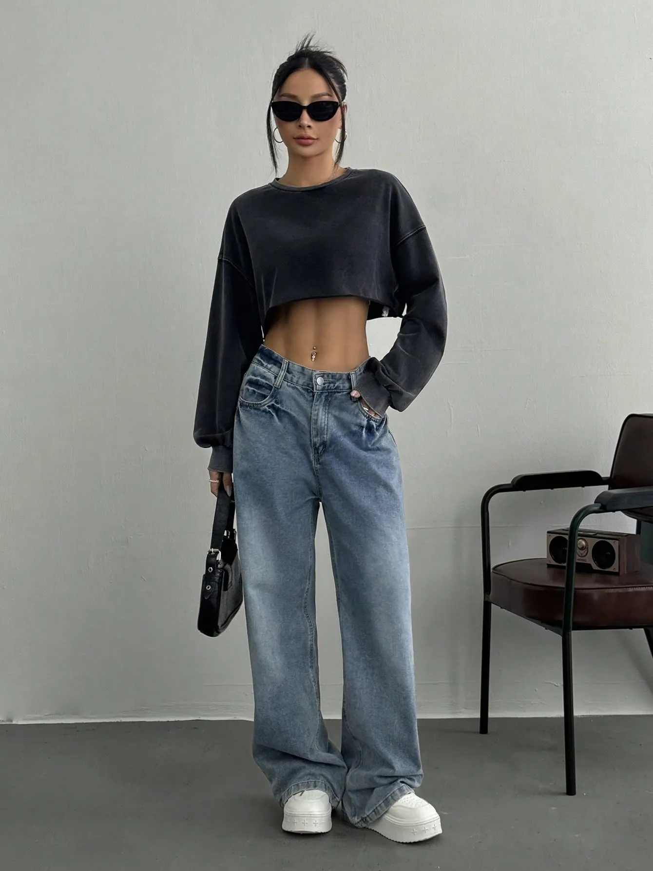 EZwear Women's Solid Color Washed Round Neck Long Sleeve Casual Cropped Sweatshirt