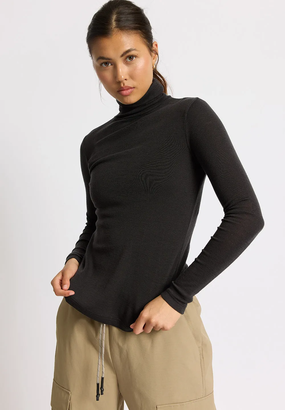 Mona wool roll neck - almost black
