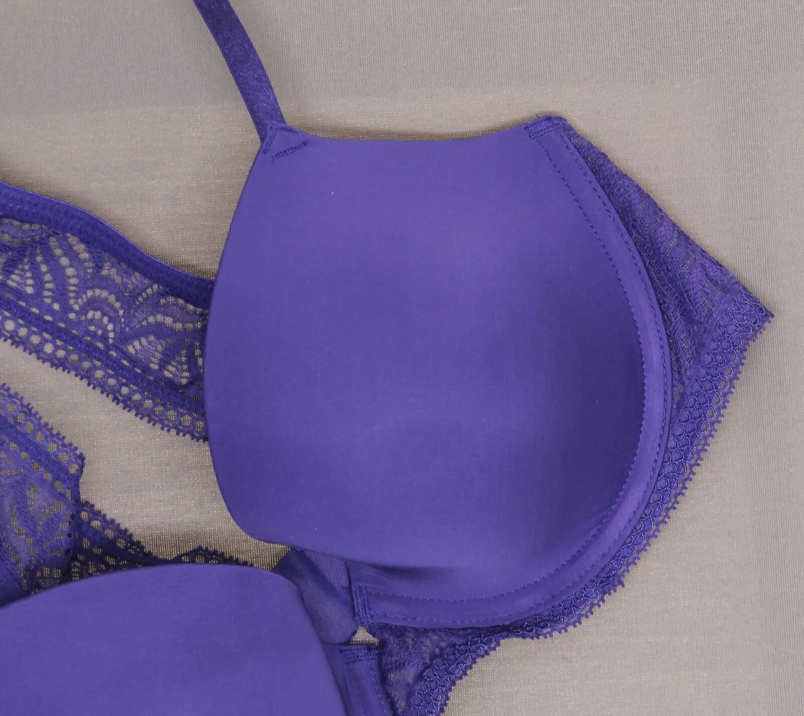 Paramour Women's Carolina Seamless Plunge Contour Lace Back Bra