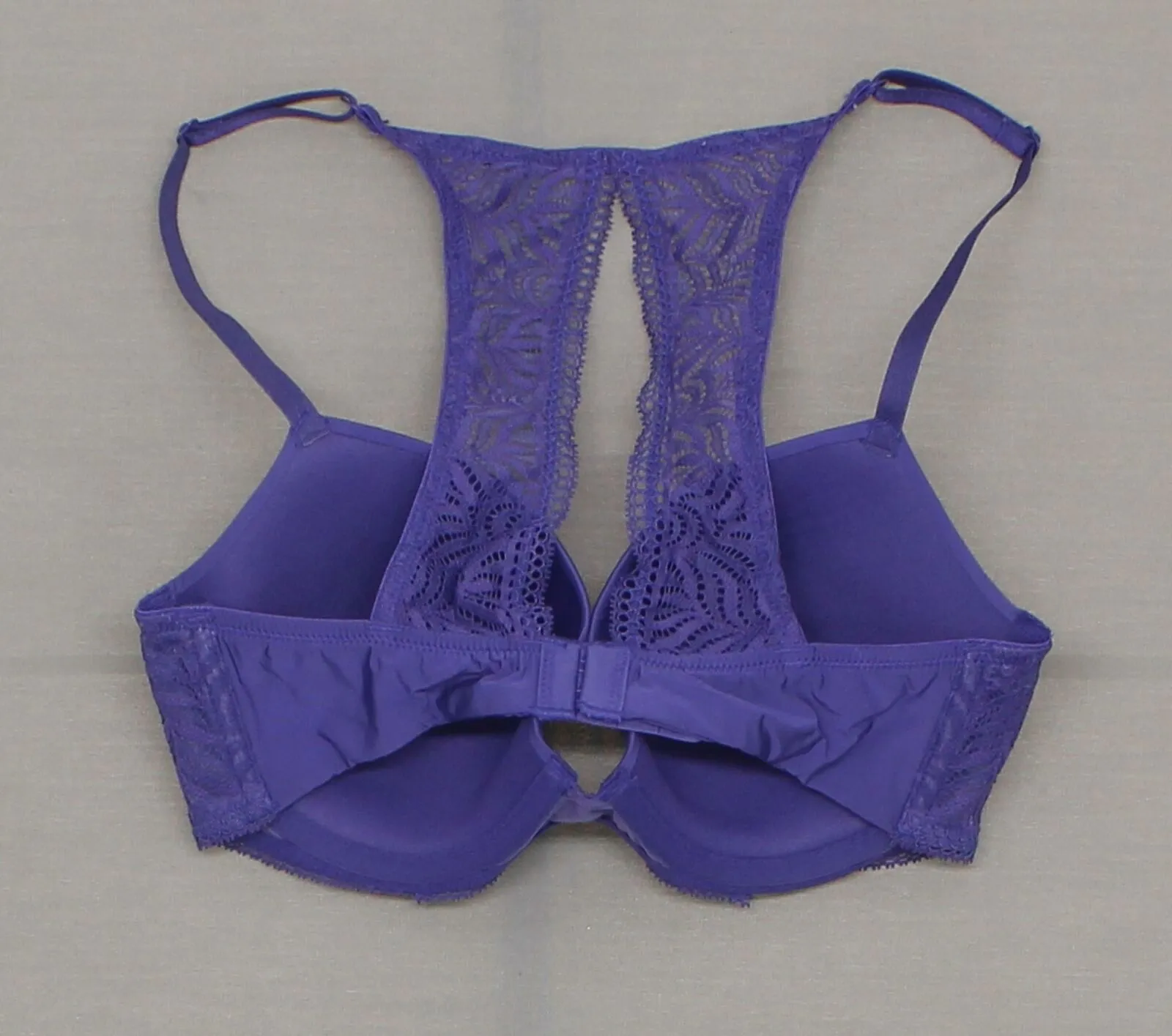 Paramour Women's Carolina Seamless Plunge Contour Lace Back Bra