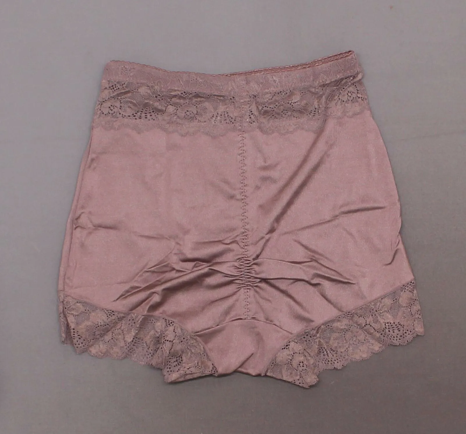 Rhonda Shear Women's Pinup Tap Panty With Lace Trim