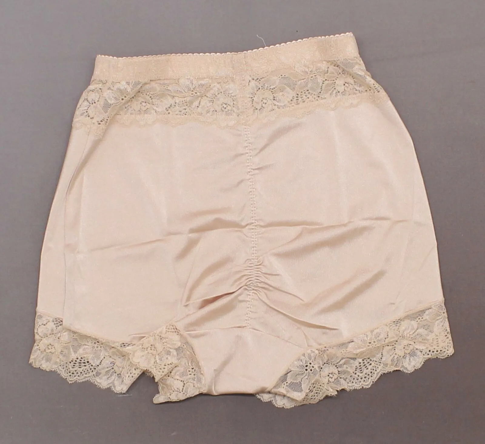 Rhonda Shear Women's Pinup Tap Panty With Lace Trim