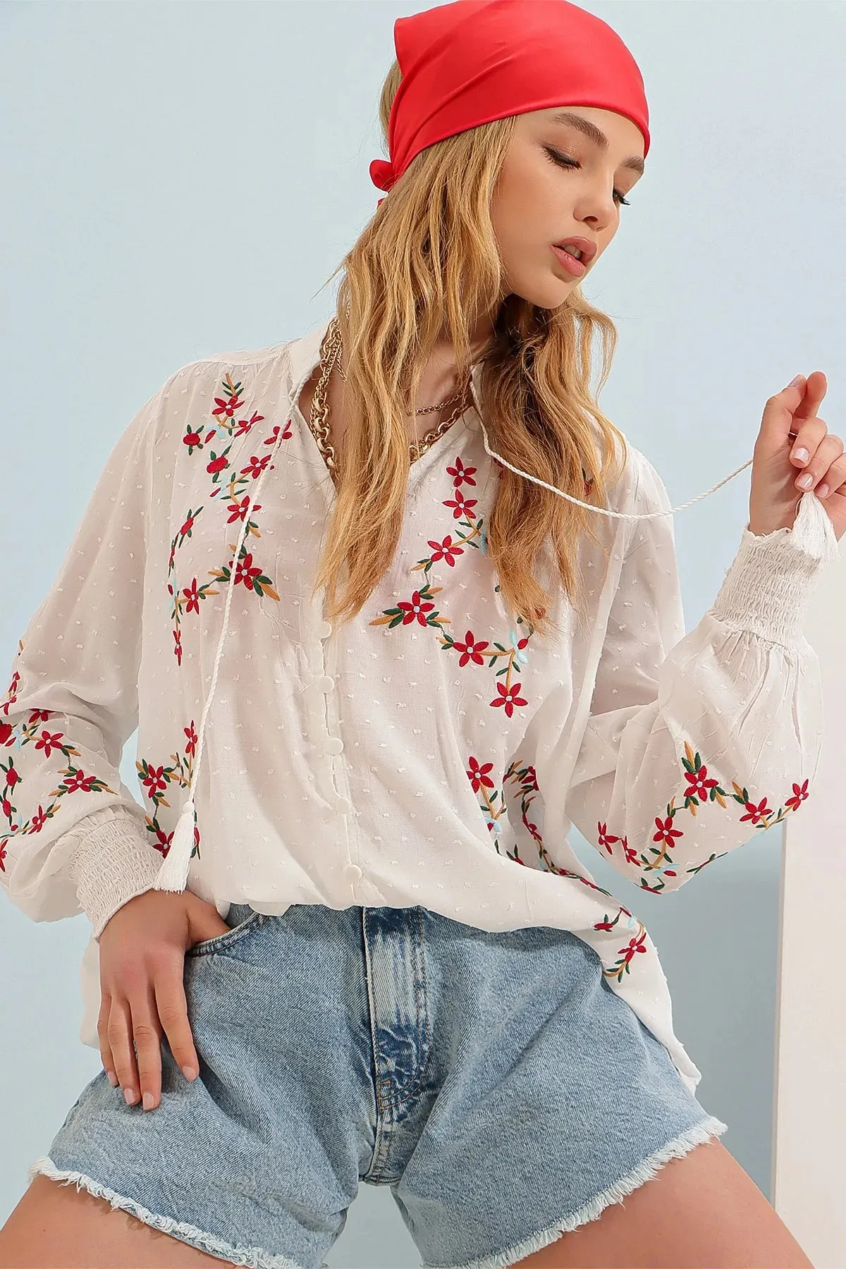 Trend Alaçatı Style Women's White Embroidery Premium Linen Woven Blouse