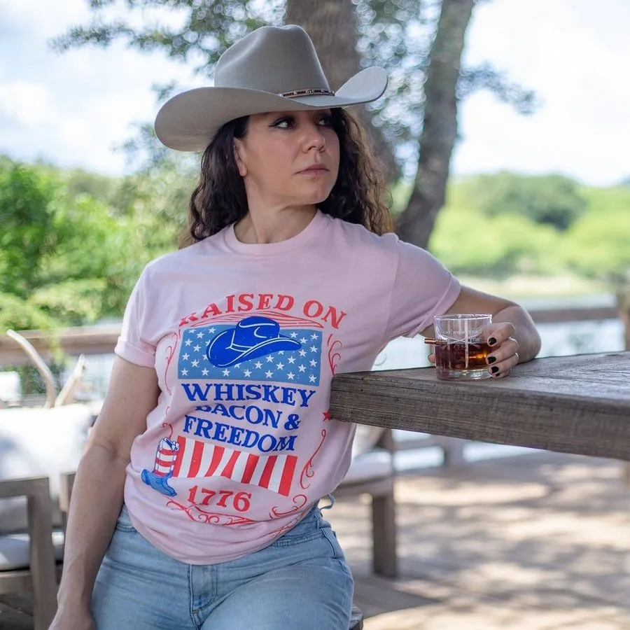 Women's Raised Right Boyfriend Fit T-Shirt - Light Pink