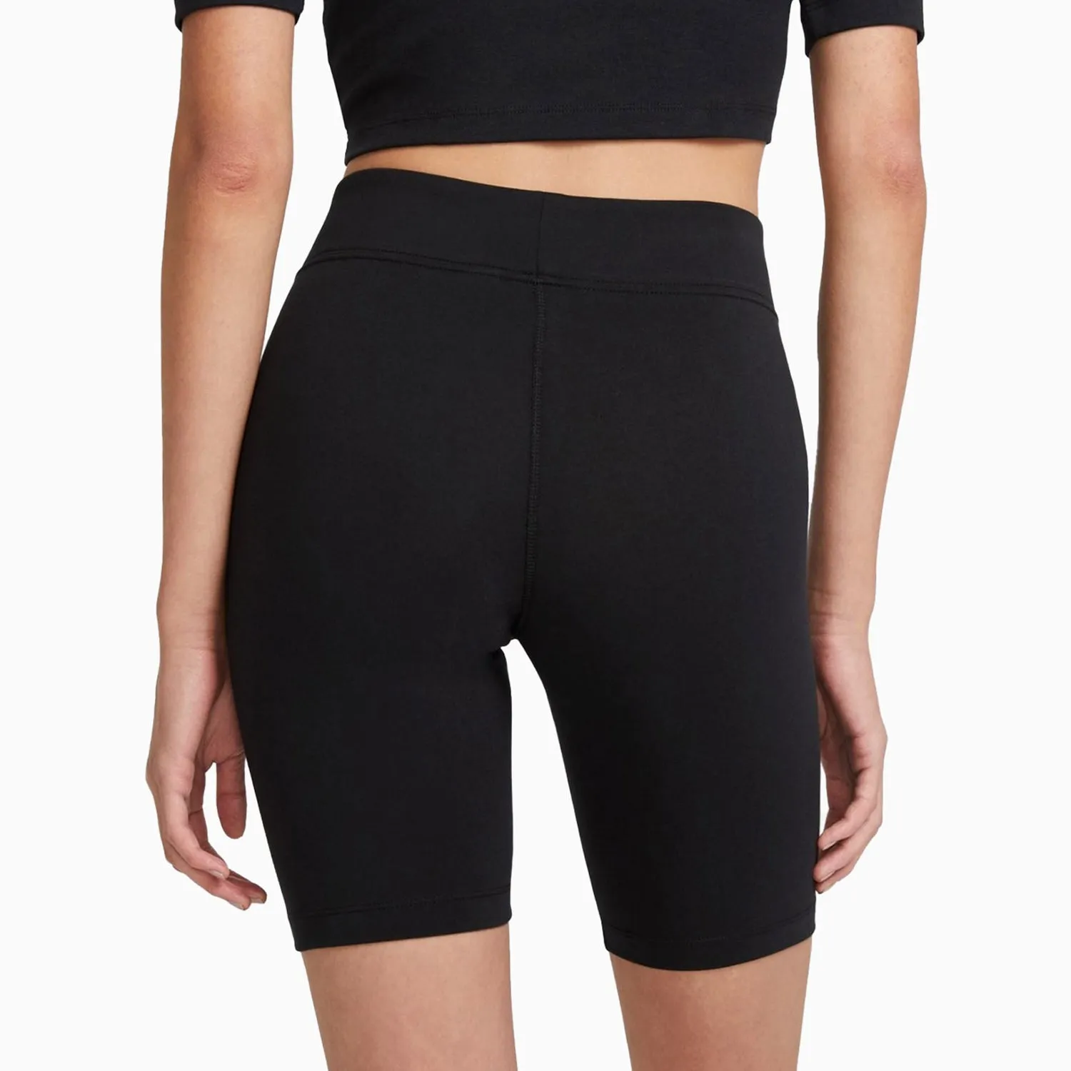 Women's Sportswear Essentials Outfit