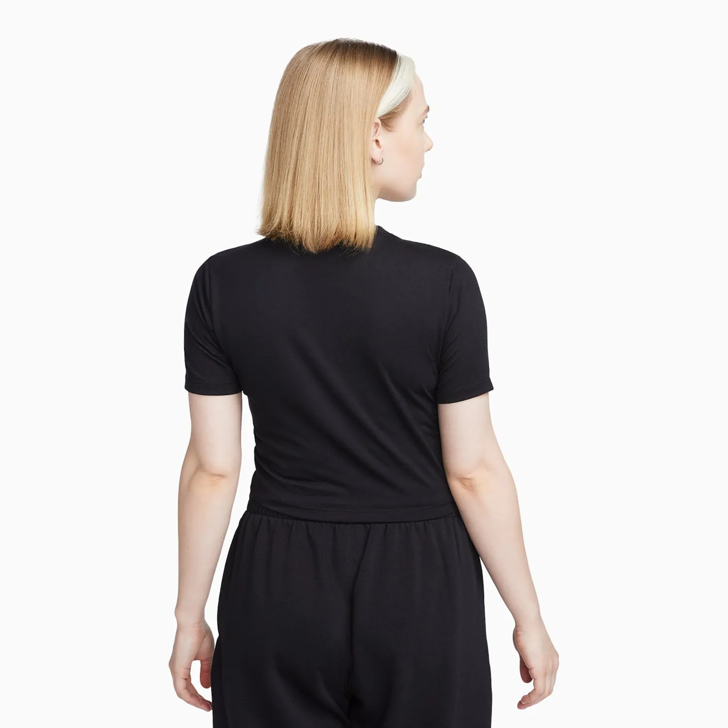 Women's Sportswear Essentials Outfit